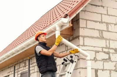 Pose et remplacement de gouttières à Verneiges